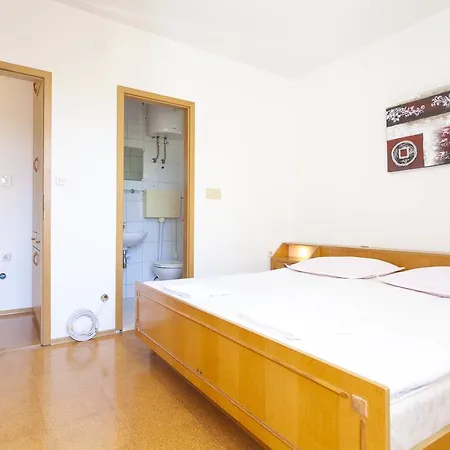Apartments Kumpar Makarska Room photo