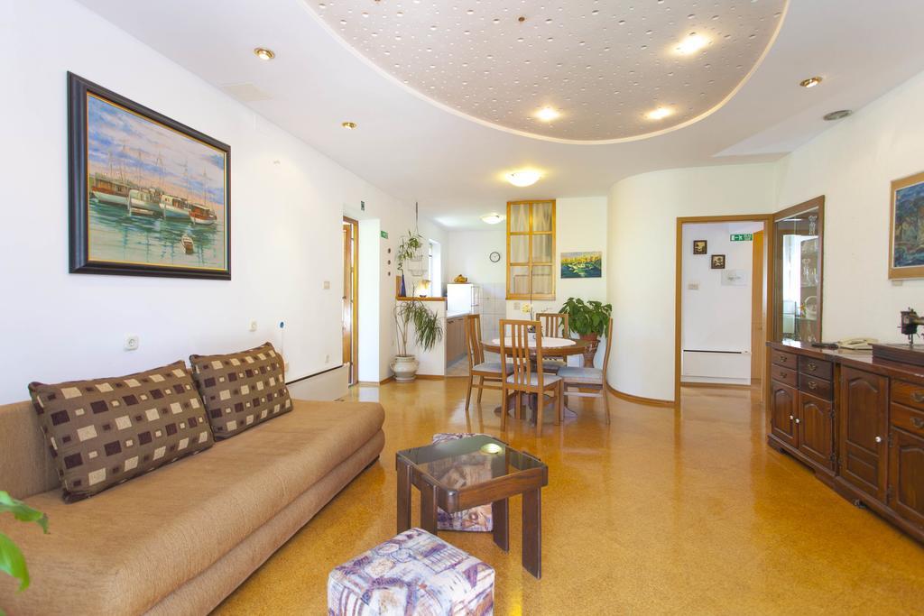 Kumpar Appartement Makarska